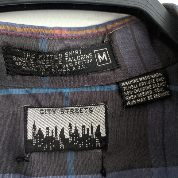 Vintage 60s/70s City Streets Men's fitted button down shirt. Plaid. - Picture 2 of 5